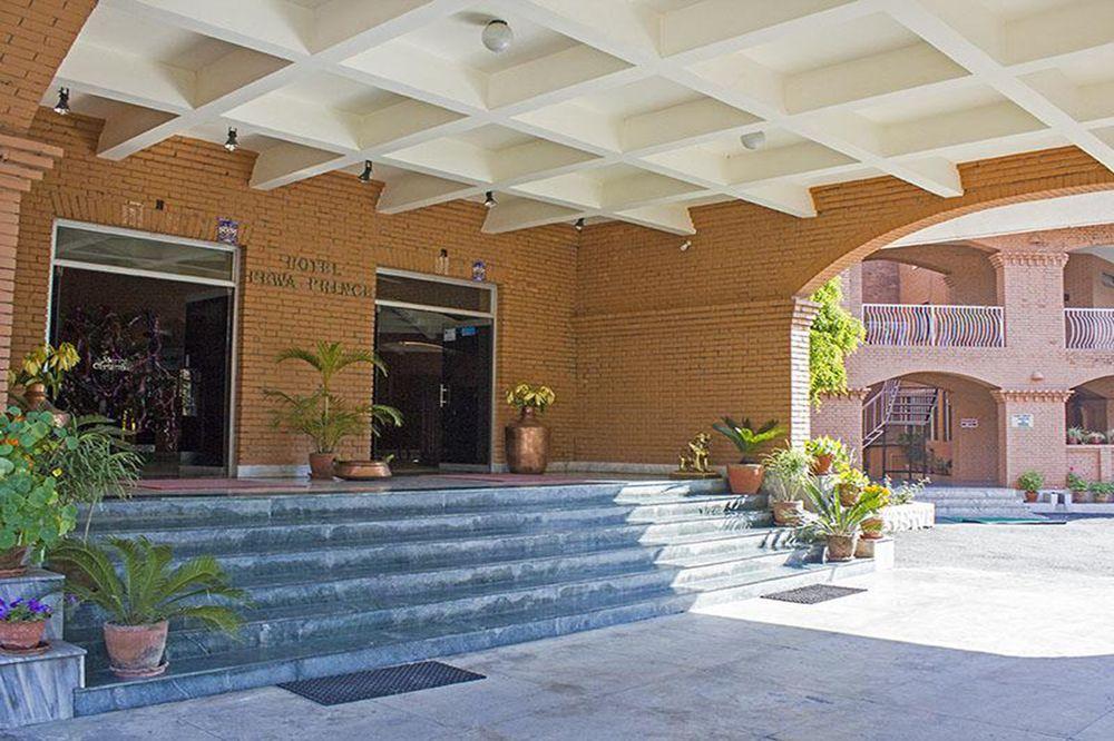 Royal Palm Resort Pokhara Buitenkant foto